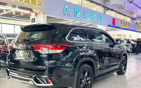 Toyota Highlander III, 2021 год, 3 100 000 рублей, 4 фотография