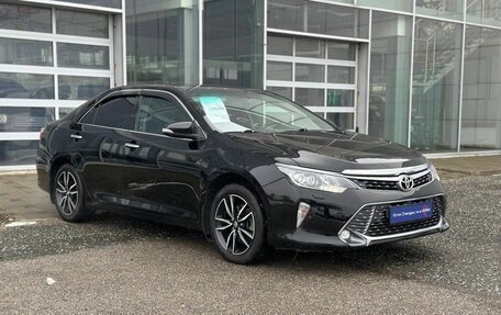 Toyota Camry, 2017 год, 2 030 000 рублей, 3 фотография