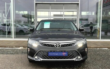 Toyota Camry, 2017 год, 2 030 000 рублей, 2 фотография