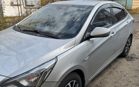 Hyundai Solaris II рестайлинг, 2014 год, 870 000 рублей, 4 фотография