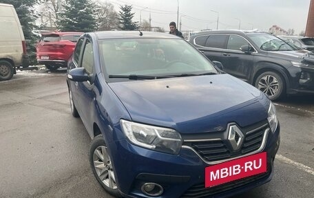 Renault Logan II, 2018 год, 929 000 рублей, 2 фотография