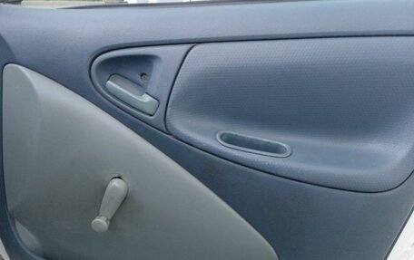 Toyota Vitz, 2001 год, 178 000 рублей, 7 фотография