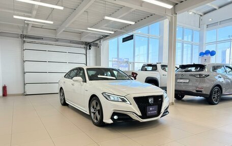 Toyota Crown, 2020 год, 3 699 900 рублей, 8 фотография