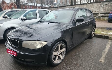 BMW 1 серия, 2011 год, 630 000 рублей, 2 фотография