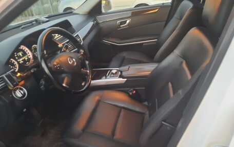 Mercedes-Benz E-Класс, 2012 год, 1 650 000 рублей, 6 фотография