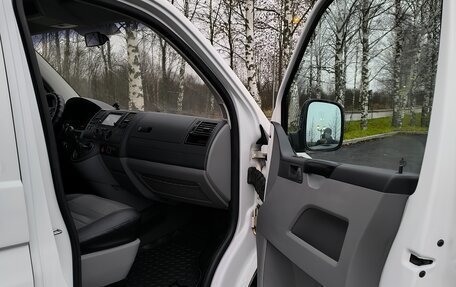 Volkswagen Caravelle T5, 2008 год, 1 400 000 рублей, 6 фотография