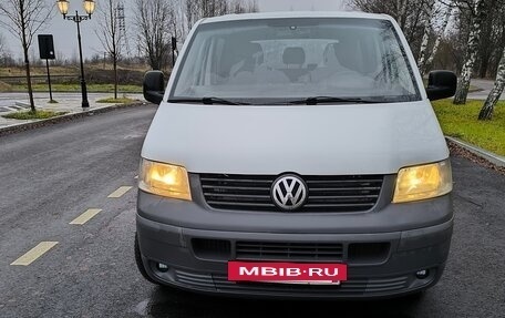Volkswagen Caravelle T5, 2008 год, 1 400 000 рублей, 2 фотография