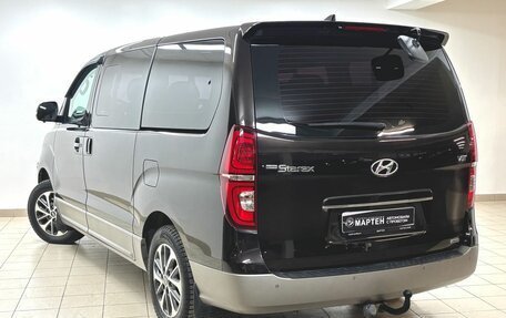 Hyundai Grand Starex Grand Starex I рестайлинг 2, 2018 год, 4 100 000 рублей, 6 фотография