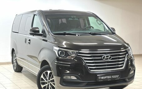 Hyundai Grand Starex Grand Starex I рестайлинг 2, 2018 год, 4 100 000 рублей, 3 фотография