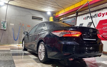 Toyota Camry, 2019 год, 2 850 000 рублей, 2 фотография