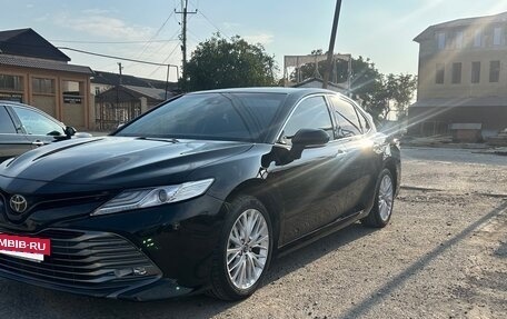 Toyota Camry, 2019 год, 2 850 000 рублей, 3 фотография