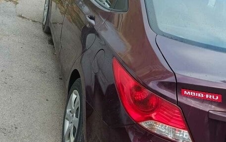 Hyundai Solaris II рестайлинг, 2011 год, 375 000 рублей, 4 фотография