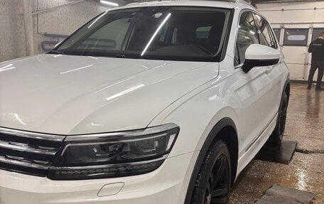 Volkswagen Tiguan II, 2020 год, 3 300 000 рублей, 2 фотография