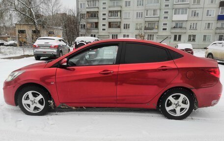 Hyundai Solaris II рестайлинг, 2011 год, 670 000 рублей, 4 фотография