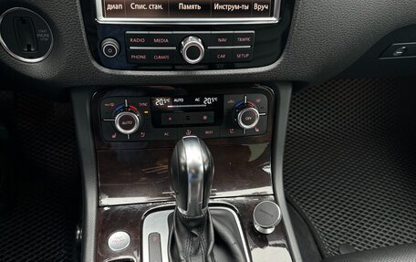 Volkswagen Touareg III, 2012 год, 2 499 999 рублей, 17 фотография