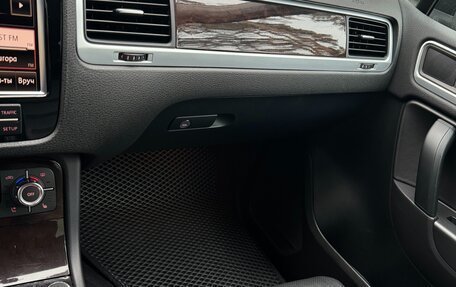 Volkswagen Touareg III, 2012 год, 2 499 999 рублей, 18 фотография