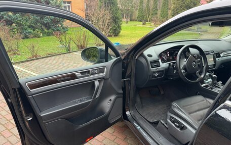 Volkswagen Touareg III, 2012 год, 2 499 999 рублей, 13 фотография