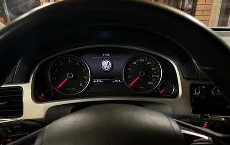 Volkswagen Touareg III, 2012 год, 2 499 999 рублей, 21 фотография