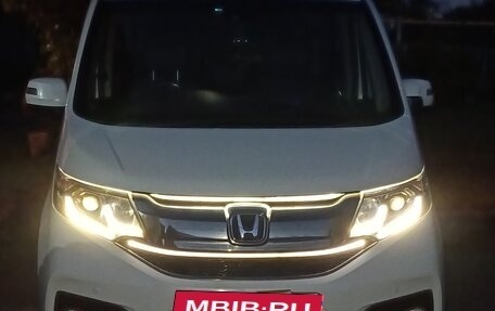 Honda Stepwgn IV, 2017 год, 1 950 000 рублей, 1 фотография