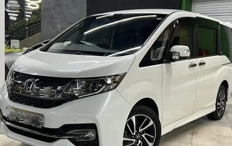 Honda Stepwgn IV, 2017 год, 1 950 000 рублей, 5 фотография