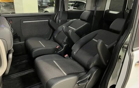 Honda Stepwgn IV, 2017 год, 1 950 000 рублей, 8 фотография