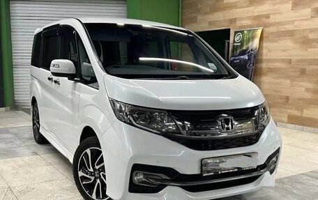 Honda Stepwgn IV, 2017 год, 1 950 000 рублей, 6 фотография