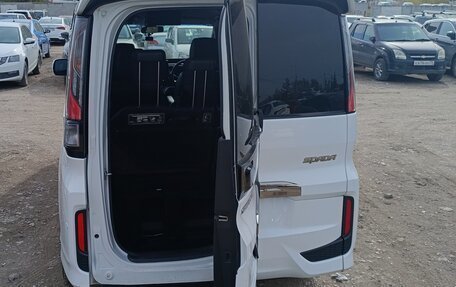 Honda Stepwgn IV, 2017 год, 1 950 000 рублей, 13 фотография