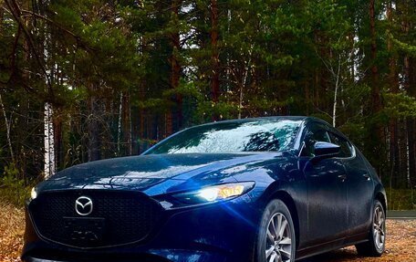 Mazda 3, 2019 год, 1 690 000 рублей, 19 фотография