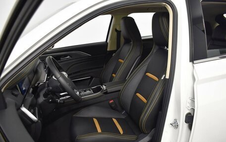 FAW Bestune T77, 2024 год, 2 098 100 рублей, 10 фотография