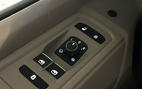 Volkswagen Multivan, 2022 год, 4 990 000 рублей, 16 фотография