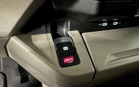 Volkswagen Multivan, 2022 год, 4 990 000 рублей, 20 фотография