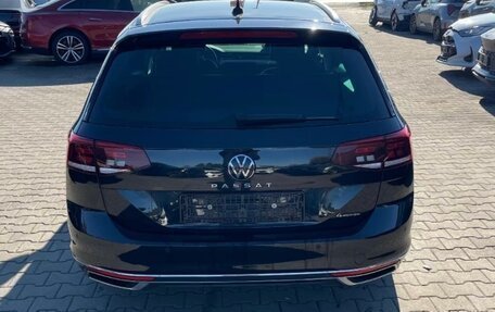 Volkswagen Passat B8 рестайлинг, 2019 год, 4 400 000 рублей, 2 фотография