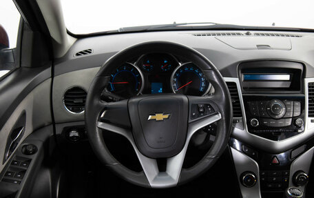 Chevrolet Cruze II, 2010 год, 549 000 рублей, 10 фотография