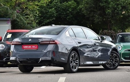 BMW 5 серия, 2025 год, 6 950 000 рублей, 5 фотография