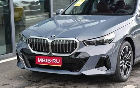 BMW 5 серия, 2025 год, 6 950 000 рублей, 9 фотография