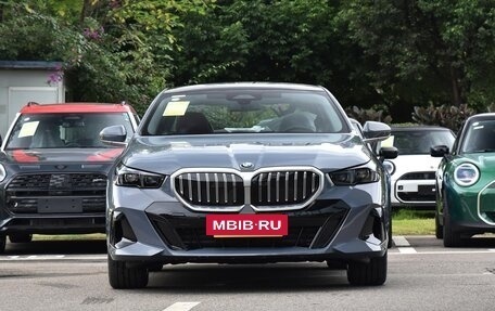 BMW 5 серия, 2025 год, 6 950 000 рублей, 8 фотография