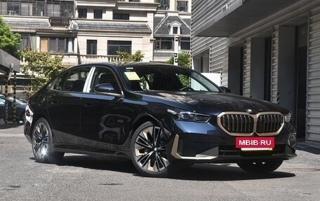 BMW 5 серия, 2025 год, 6 950 000 рублей, 7 фотография