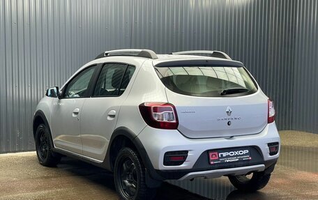 Renault Sandero II рестайлинг, 2017 год, 997 000 рублей, 29 фотография