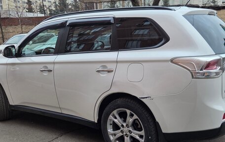 Mitsubishi Outlander III рестайлинг 3, 2012 год, 1 420 000 рублей, 4 фотография