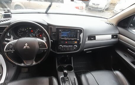 Mitsubishi Outlander III рестайлинг 3, 2012 год, 1 420 000 рублей, 8 фотография