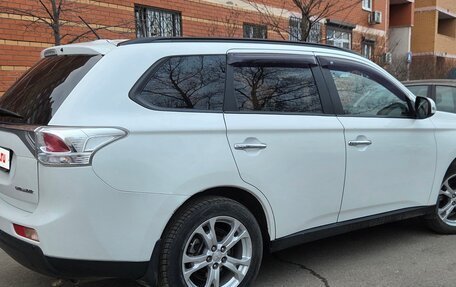 Mitsubishi Outlander III рестайлинг 3, 2012 год, 1 420 000 рублей, 3 фотография