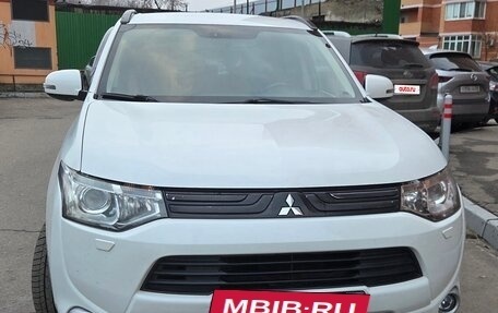 Mitsubishi Outlander III рестайлинг 3, 2012 год, 1 420 000 рублей, 5 фотография