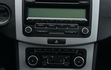 Volkswagen Passat B7, 2011 год, 860 000 рублей, 14 фотография