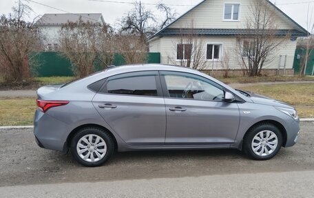 Hyundai Solaris II рестайлинг, 2018 год, 1 400 000 рублей, 3 фотография