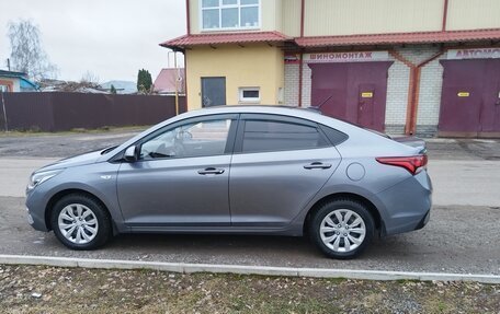 Hyundai Solaris II рестайлинг, 2018 год, 1 400 000 рублей, 2 фотография