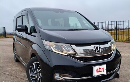 Honda Stepwgn IV, 2016 год, 2 075 000 рублей, 2 фотография