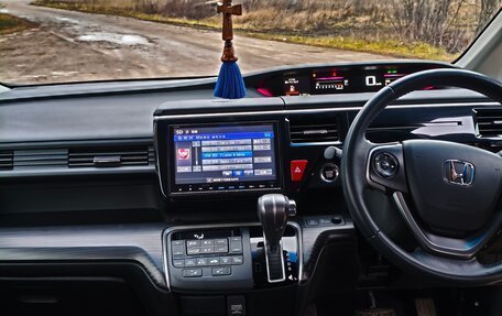 Honda Stepwgn IV, 2016 год, 2 075 000 рублей, 13 фотография