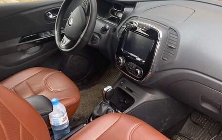 Renault Kaptur I рестайлинг, 2017 год, 1 000 000 рублей, 5 фотография