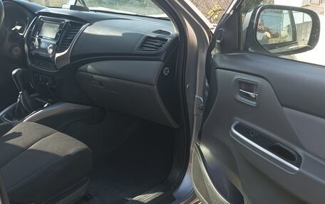 Mitsubishi L200 IV рестайлинг, 2017 год, 2 250 000 рублей, 10 фотография