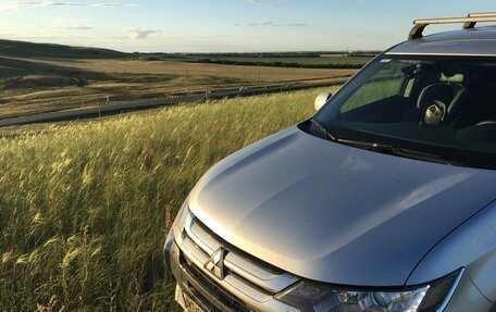 Mitsubishi Outlander III рестайлинг 3, 2018 год, 2 349 000 рублей, 2 фотография